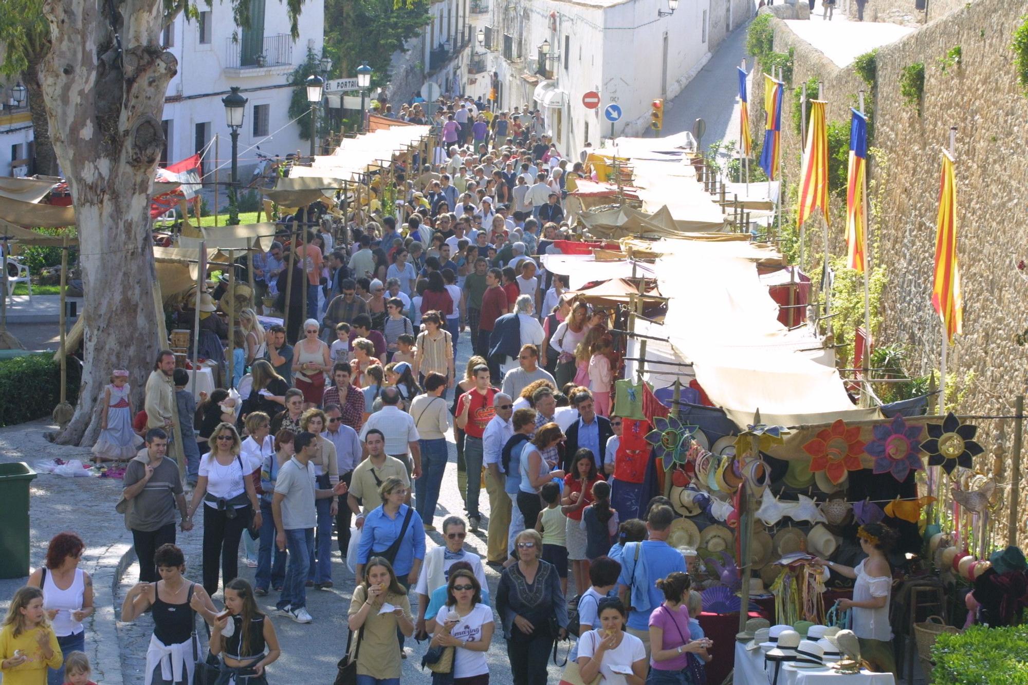 Edición de 2003 de la Feria Medieval de Ibiza..jpg