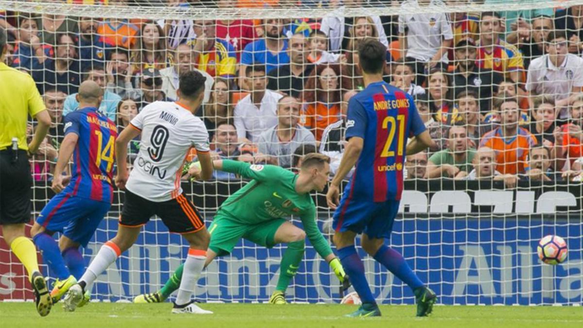 Munir batió a Ter Stegen con un gran disparo