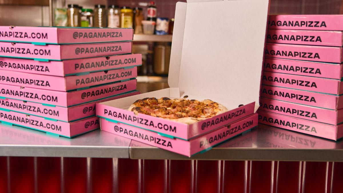 Pizza Pagana, la nueva pizzería 'outsider' de Madrid: masas de 72 horas y recetas “ilegales” en el Mercado de San Leopoldo