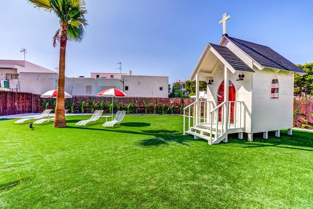 Capilla del Romeo's Motel &amp; Diner de Ibiza. 