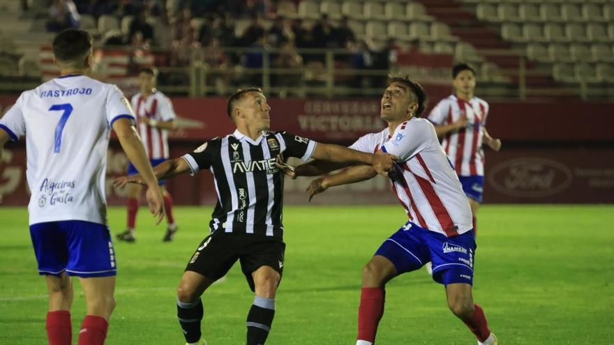 Un partido loco aleja del play off al FC Cartagena