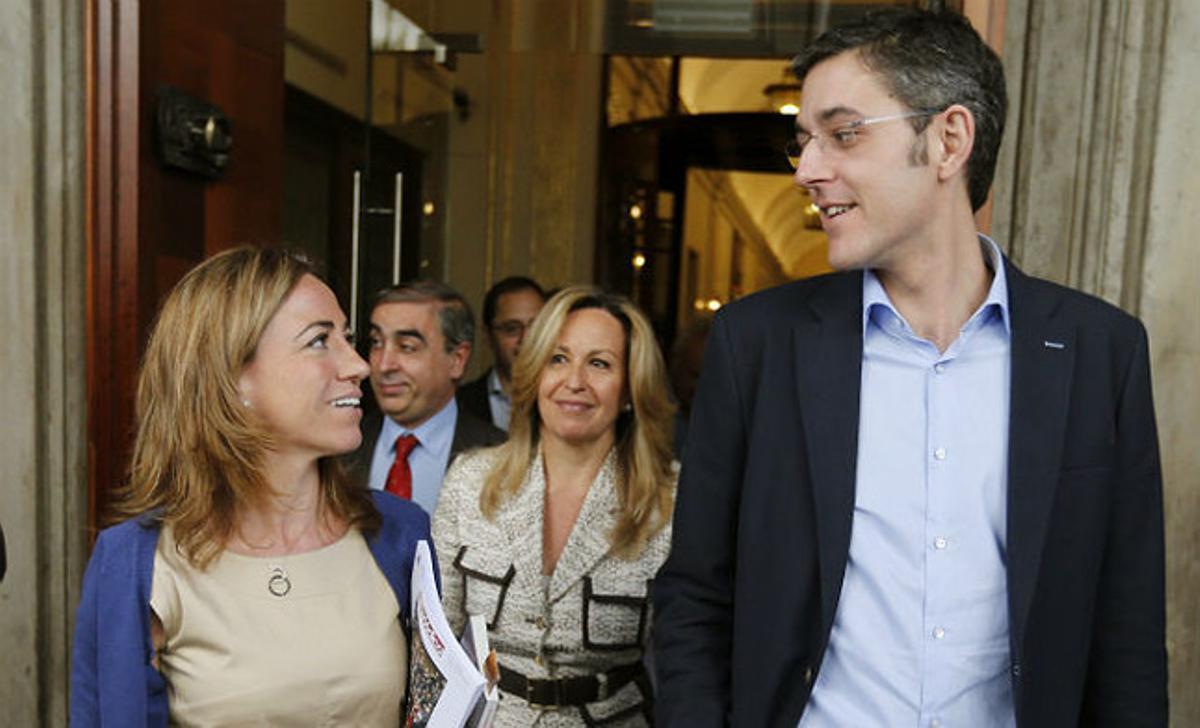 Carme Chacón i Eduardo Madina, a la sortida del Congrés, l’any passat.