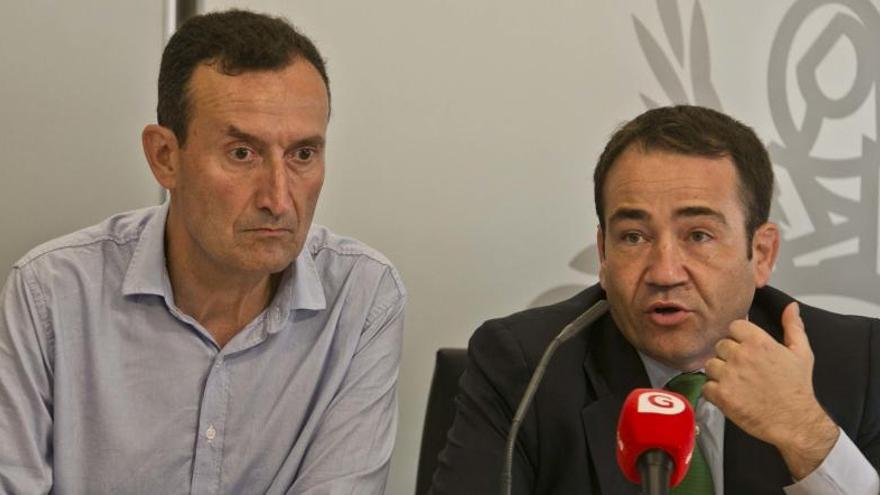 El alcalde de Elche, Carlos Gonzàlez, y el director general del IVF, Manuel Illueca