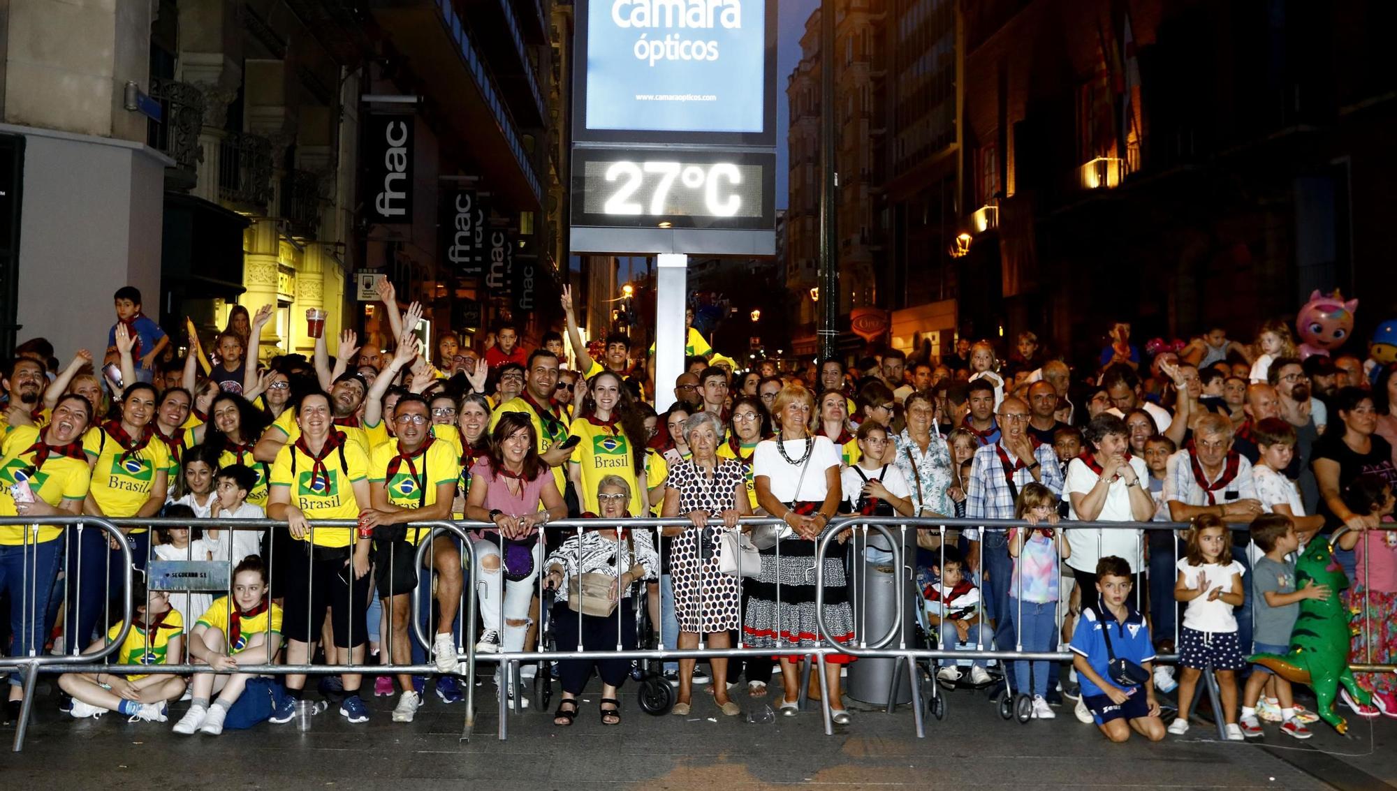 EN IMÁGENES | Las calles de Zaragoza se llenan de alegría con el desfile del pregón