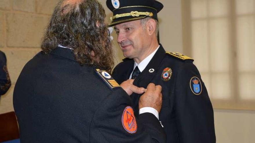 Víctor Otero Prol ya recibió en 2015 la Medalla de la Asociación de Derechos Humanos e Intervención Policial y Militar de España. // Muñiz