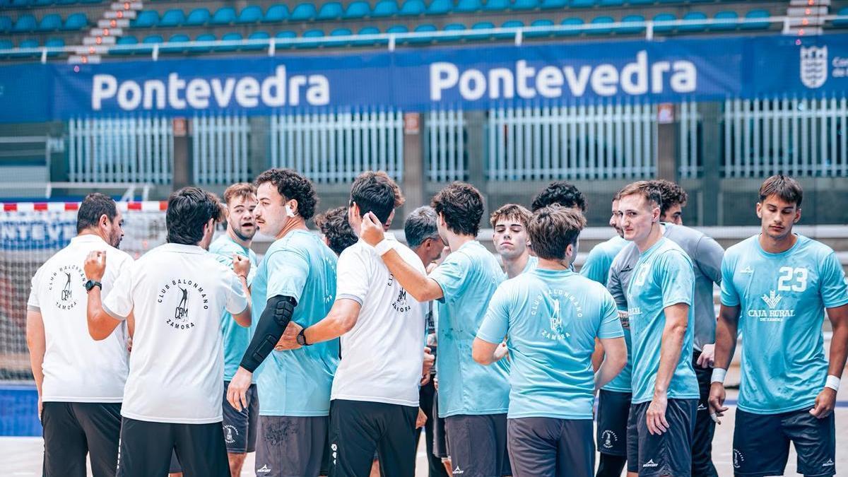 El BM Caja Rural Zamora, este viernes en Pontevedra.
