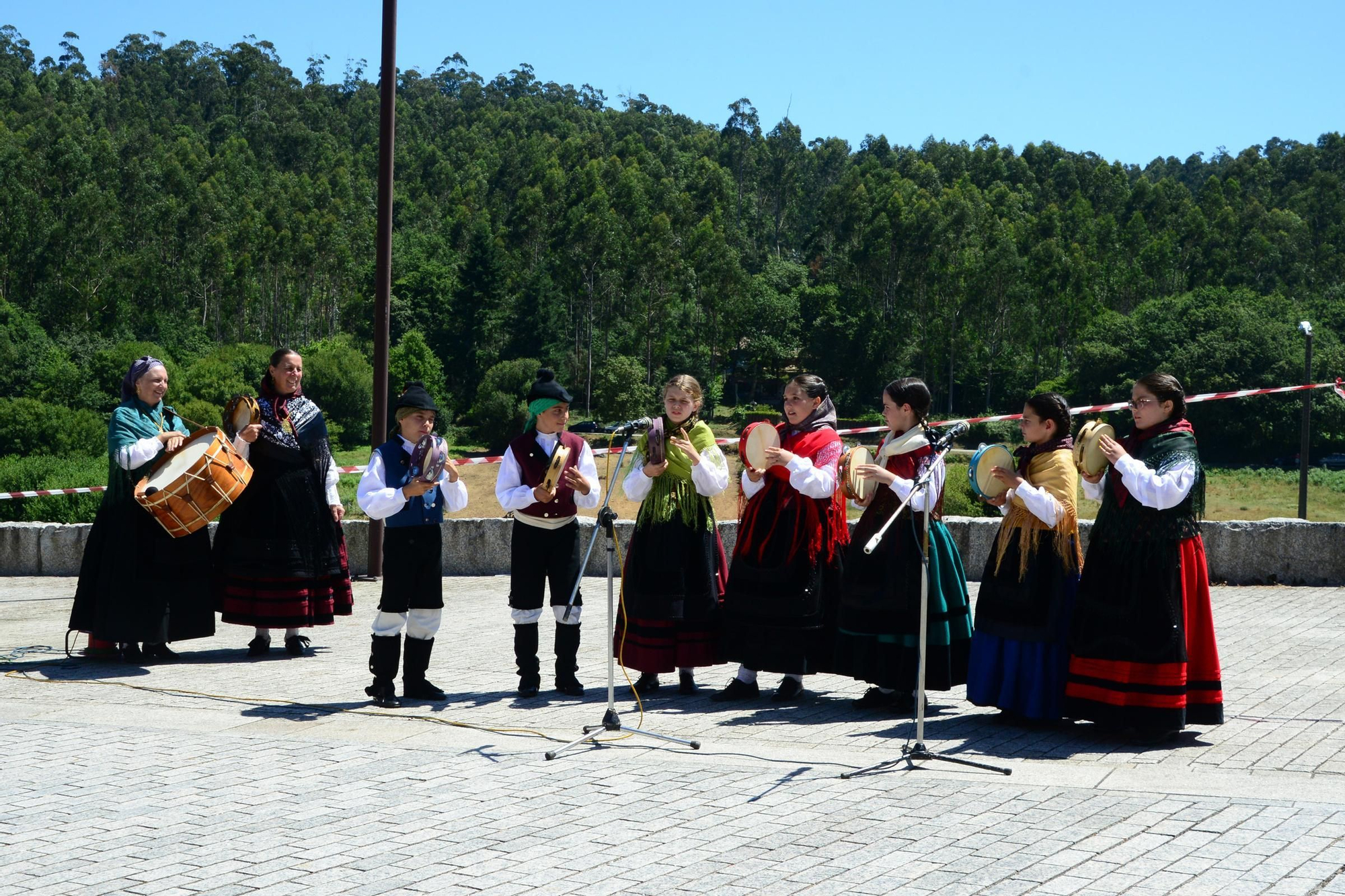 As celebracións do Día de Santiago en Ermelo, "berce do Morrazo"