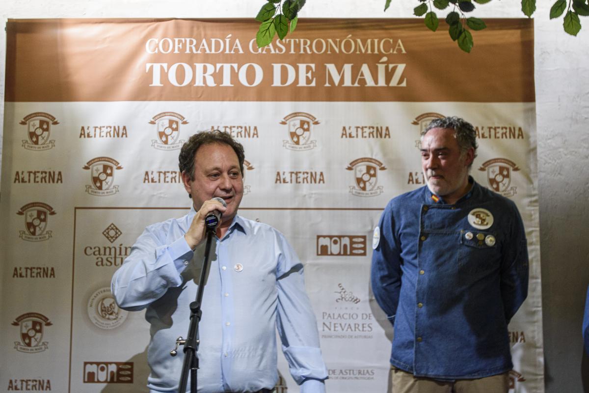 Presentación de la cofradía del torto
