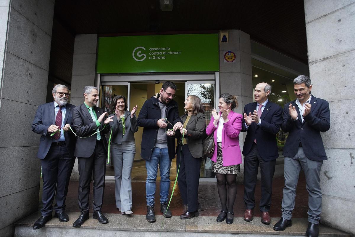 Les imatges de la inauguració de l'Associació contra el càncer a Girona