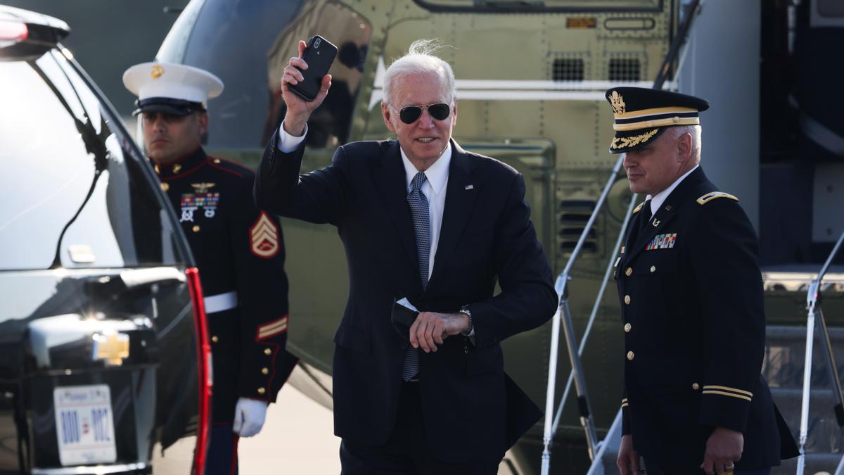 Biden recibe a la familia de Floyd en el primer aniversario de su muerte