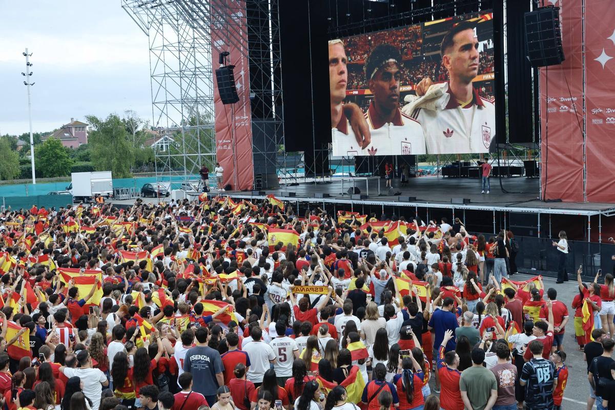 Así se vivió el partido de España contra Francia en Gijón Así se vivió el partido de España contra Francia en Gijón