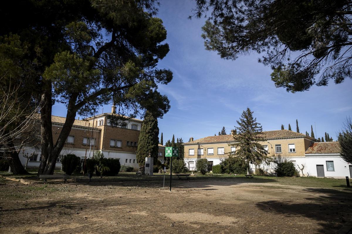 En imágenes | Así está la abandonada escuela de aviación del Aeropuerto de Huesca