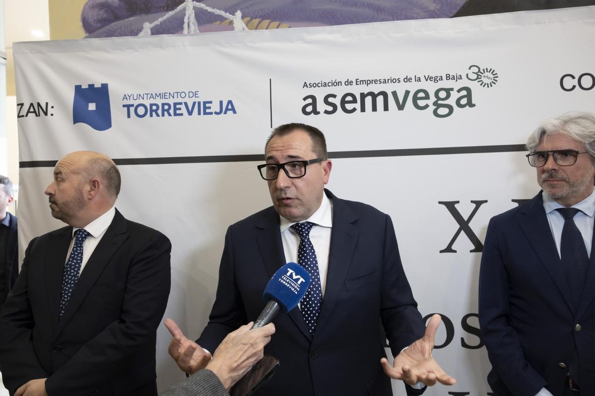 Así fue la entrega de premios empresariales de la Vega Baja Asemvega en Torrevieja, en imágenes
