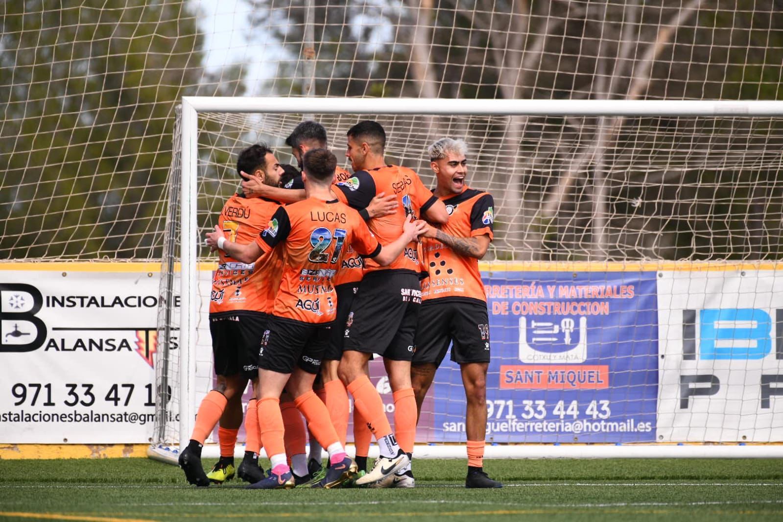Los jugadores de la Penya Independent celebran un gol en una imagen de archivo