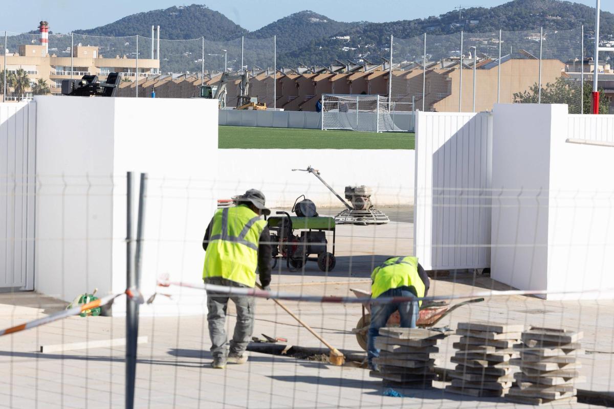 Las imágenes de las obras del estadio de fútbol es Putxet en Ibiza
