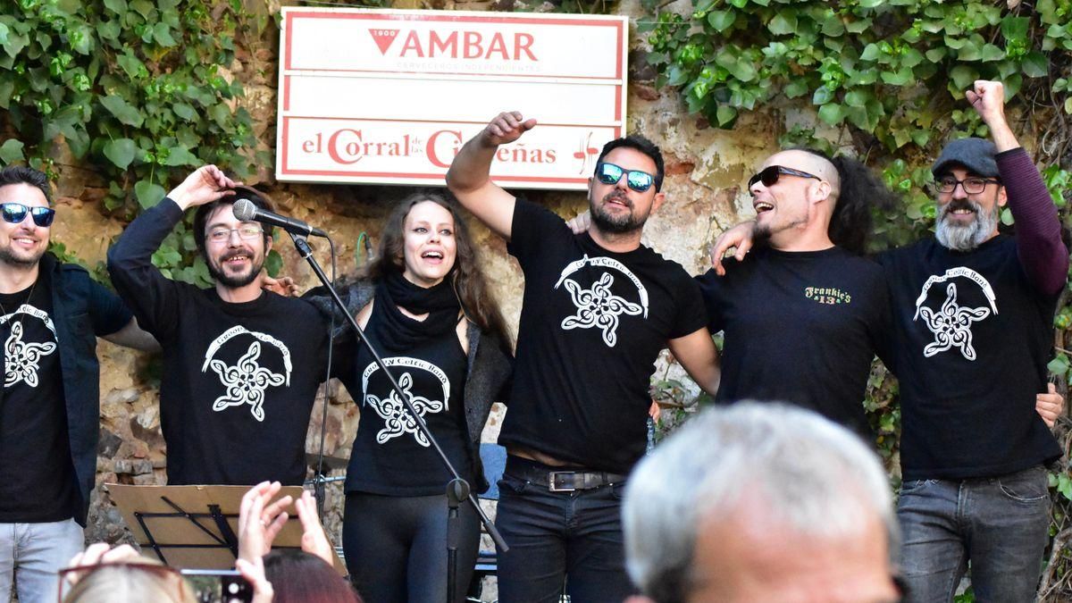 Groovy Celtic Band tocando en el Corral de las Cigüeñas.