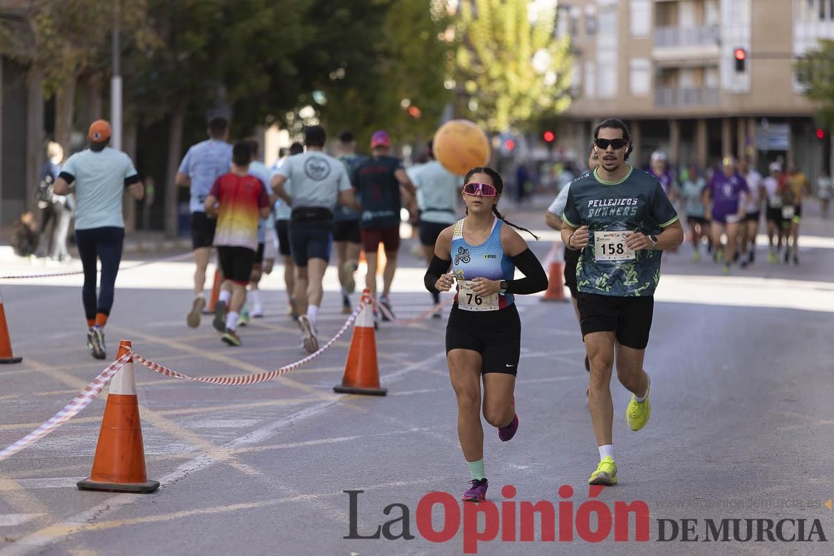 Carrera '10K Assota por ti' en Caravaca (salida y giro primera vuelta)