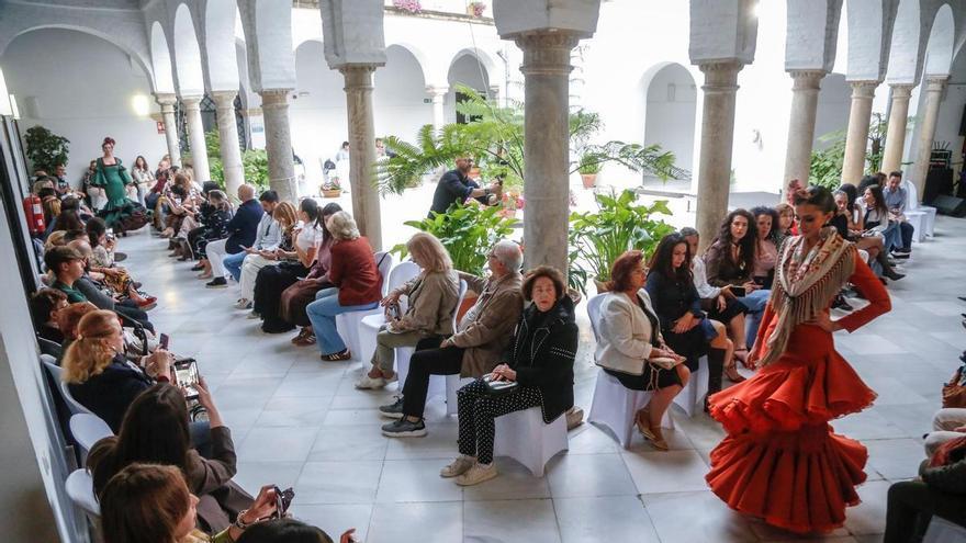 El Palacio de Orive acogió el desfile de Córdoba: Moda con Alma, un evento que celebra la moda flamenca cordobesa