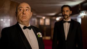 José Ángel Egido (Hitchock) y Hugo Silva (Pacino), en la tercera temporada de ’El Ministerio del Tiempo’. 