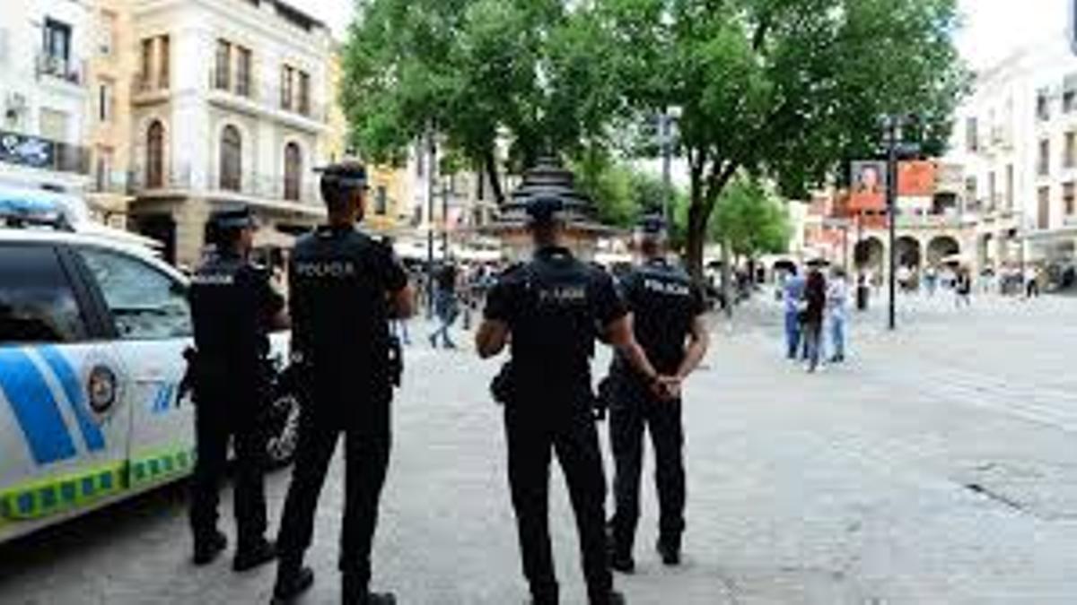 La Policía Local de Plasencia reforzará la vigilancia en el centro en Semana Santa.