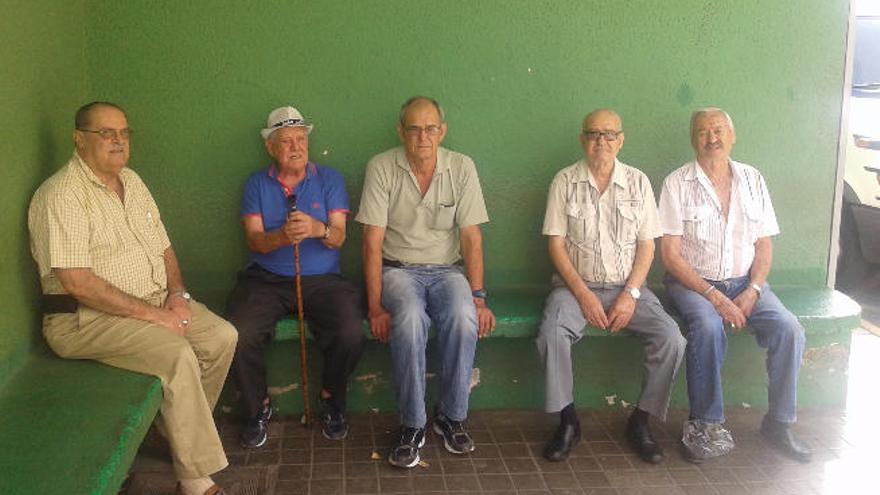 El centro de mayores sigue cerrado y sin empezar las obras de su seguridad