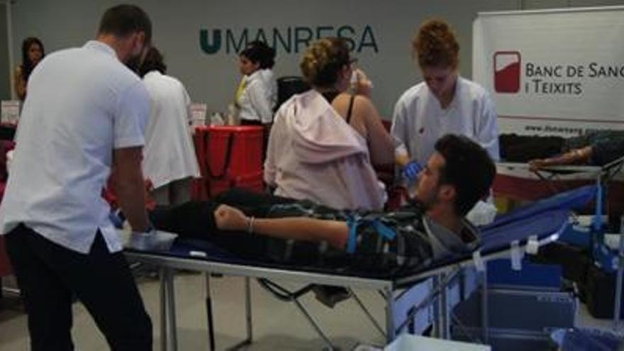 La sisena Marató Universitària de Donació de Sang recull 145 donacions