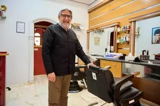 Fotogalería | José María, el peluquero de Cáceres, se jubila