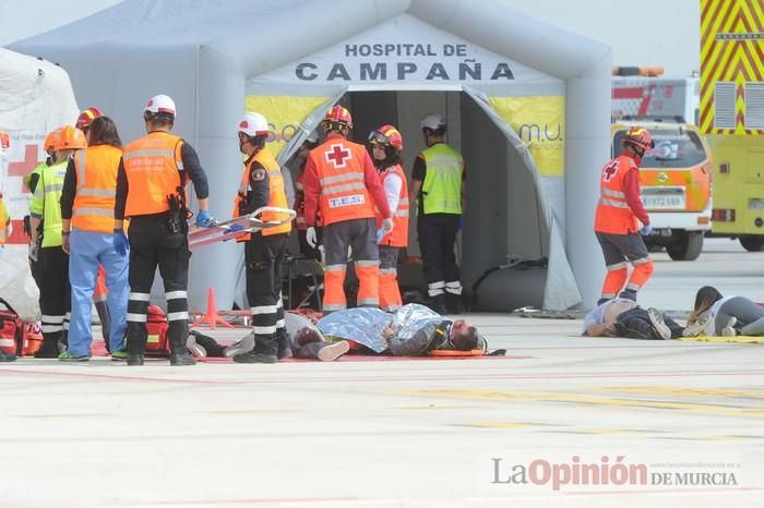 Simulan un accidente aéreo en aeropuerto