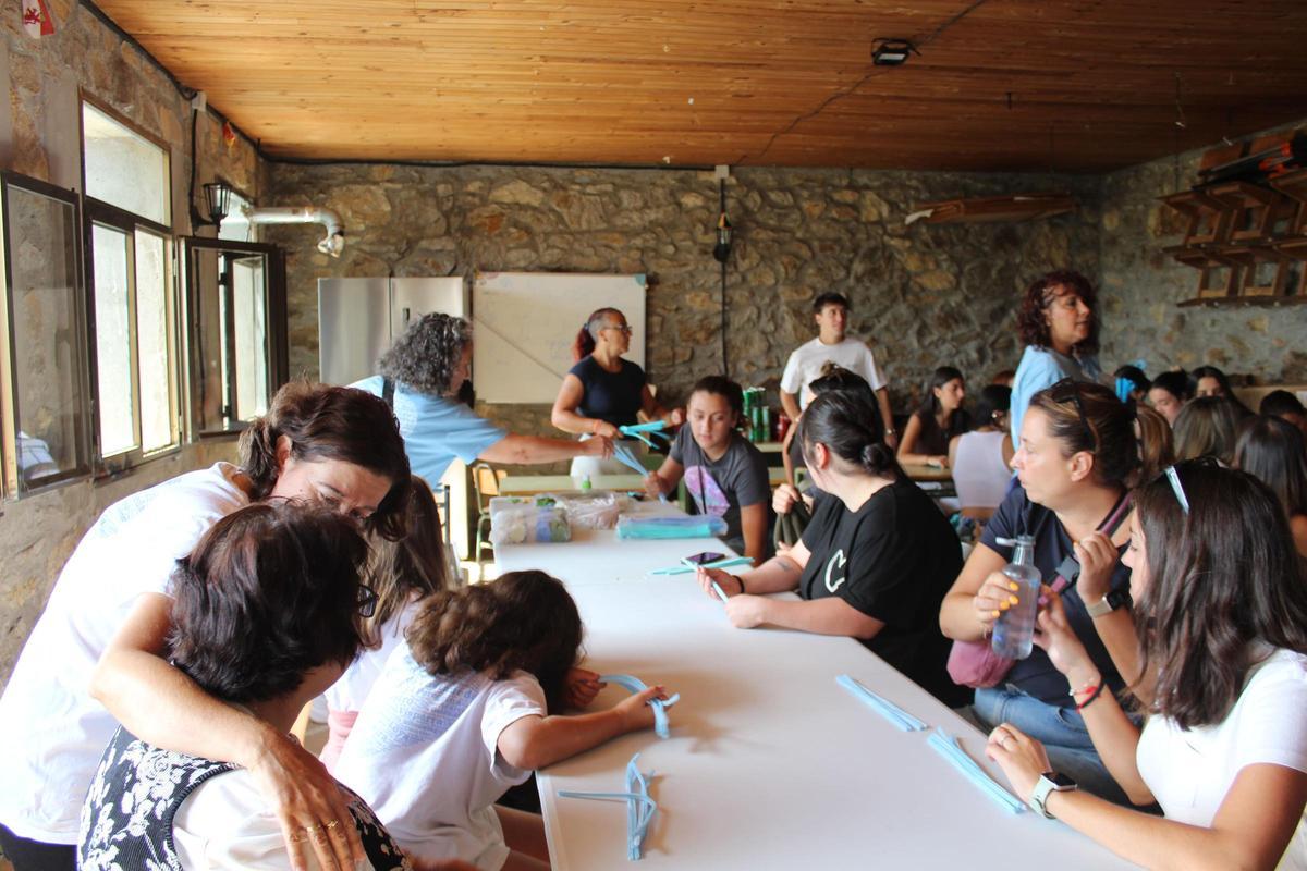 GALERÍA I Taller de flores eternas en San Martín de Castañeda GALERÍA I Taller de flores eternas en San Martín de Castañeda