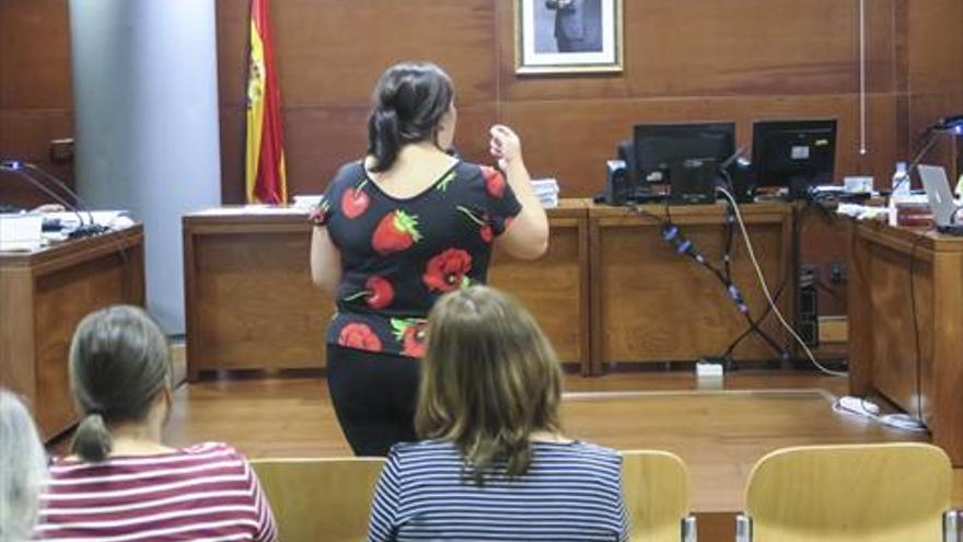 Una presidenta de oposiciones en Extremadura lamenta haber destruido exámenes