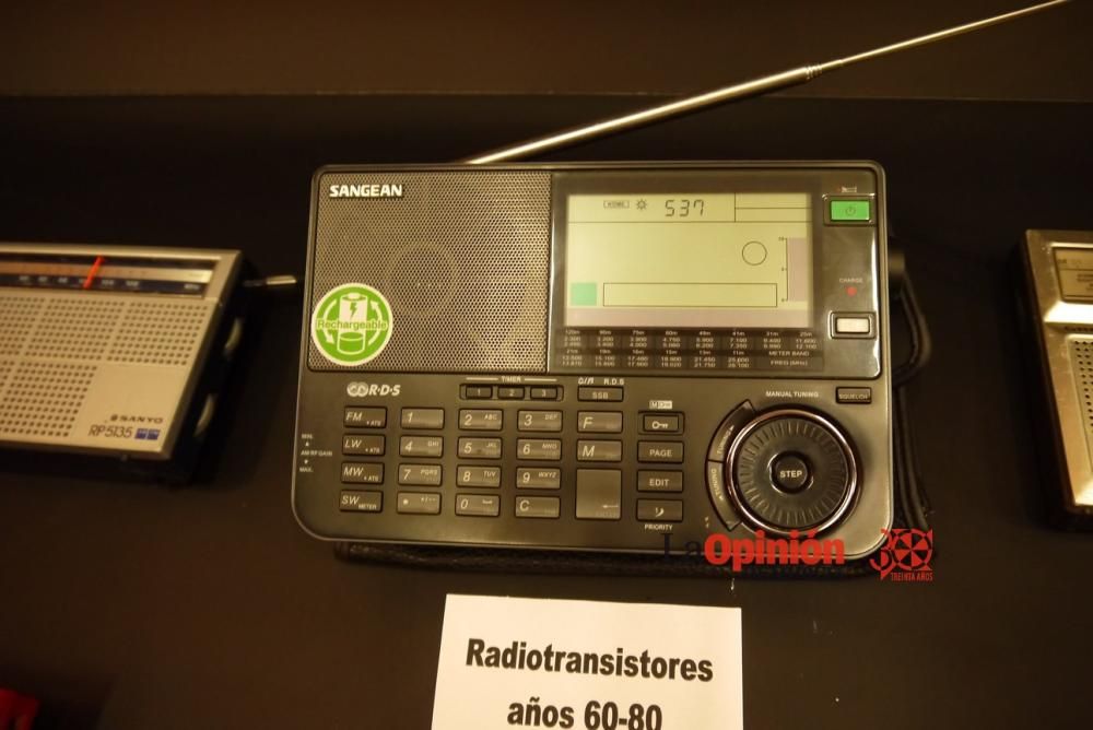 Exposición de radios antiguas en Cieza