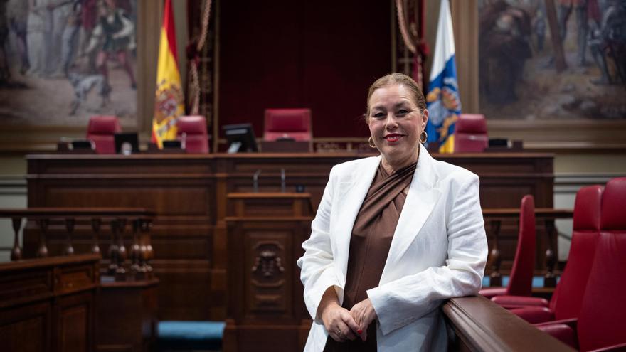 Astrid Pérez: &quot;Todavía mucha gente cree que el Parlamento está en Gran Canaria&quot;