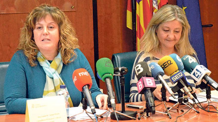 La consellera Camps junto a la directora general de Innovación, Bel Cerdà.