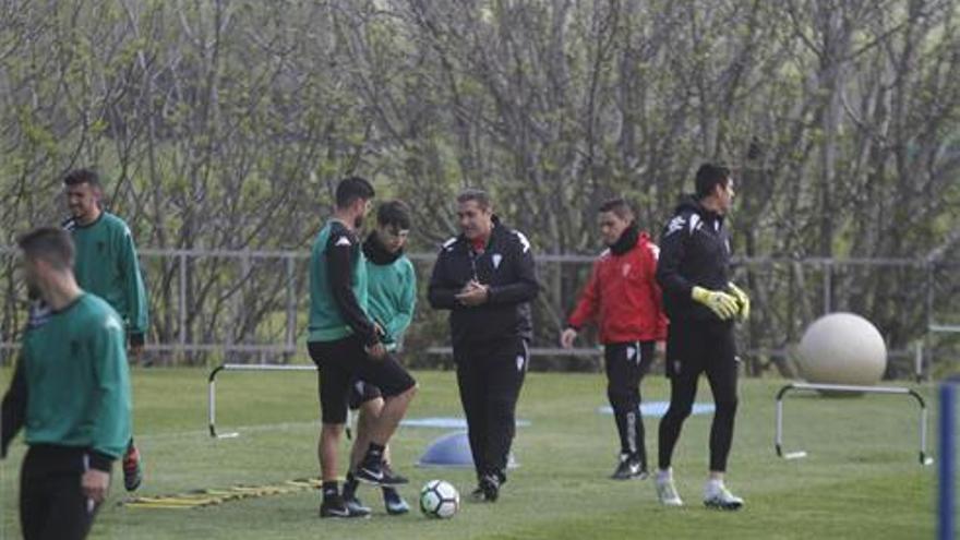 Reyes y Aguado son duda para Pamplona