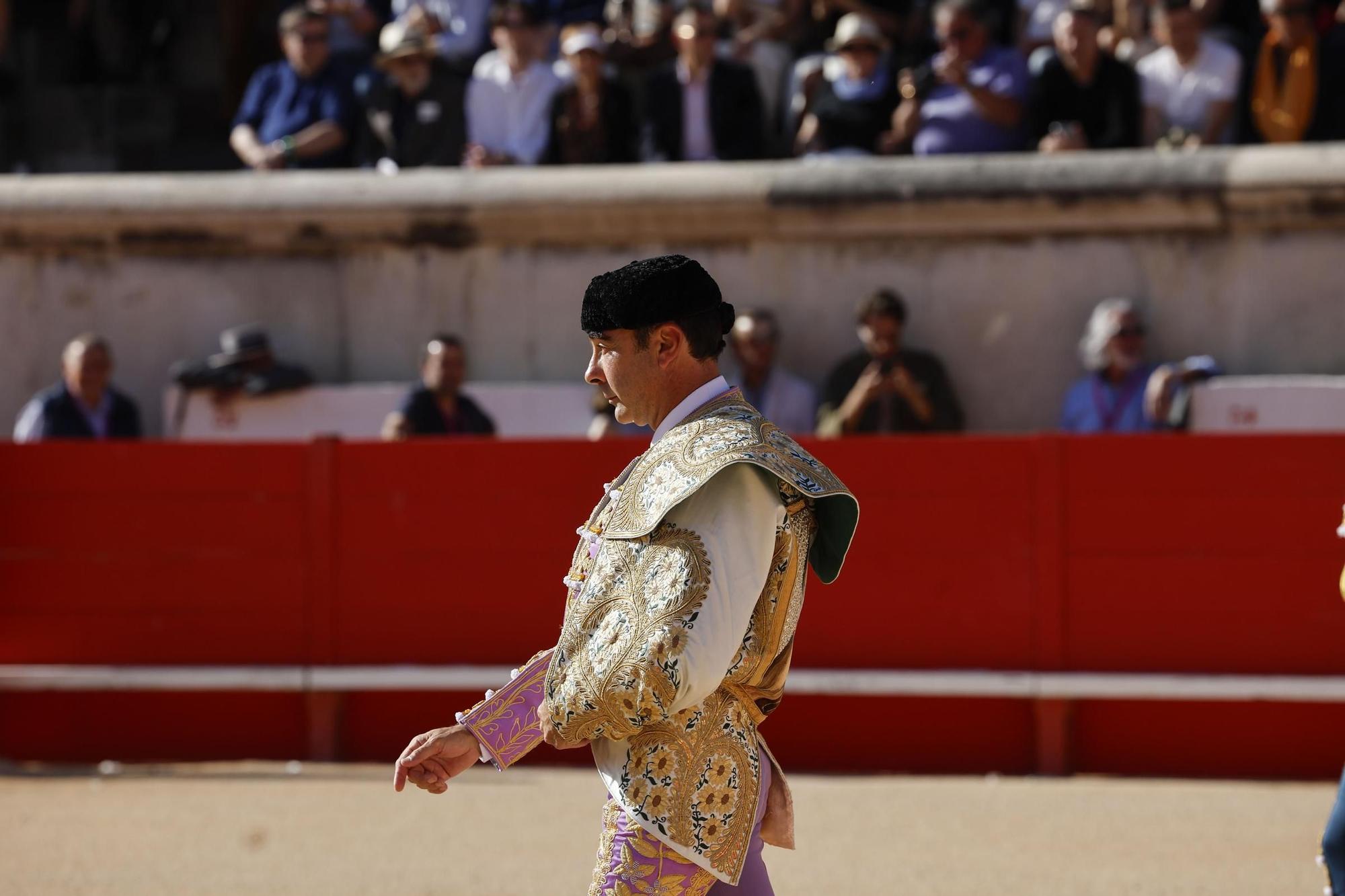 Todas las imágenes de la reaparición de Enrique Ponce en Nimes