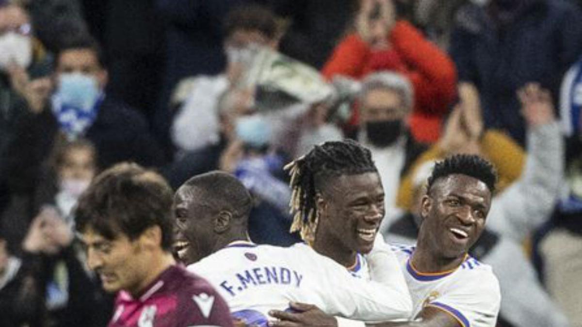 El Madrid celebrant un gol. | EFE/RODRIGO JIMÉNEZ