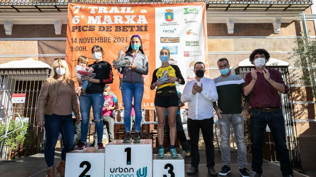 Xari Adrián (1ª), Sonia Mundina (2ª) y Paula Monsonís (3ª), el podio del Trail.