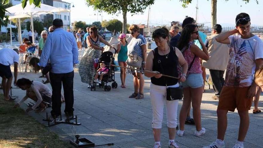 Juegos populares por la Festa da Patria en O Grove. // Muñiz