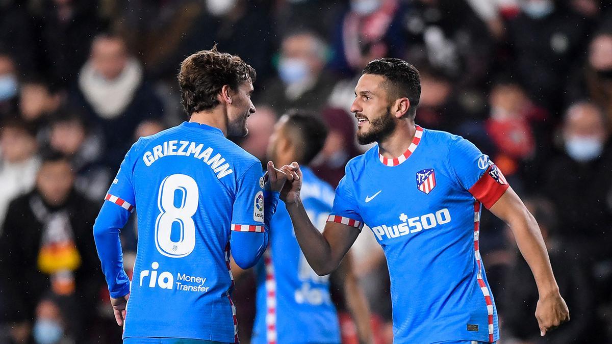 Koke y Griezmann celebrando el gol del Atlético de Madrid ante el Rayo Vallecano