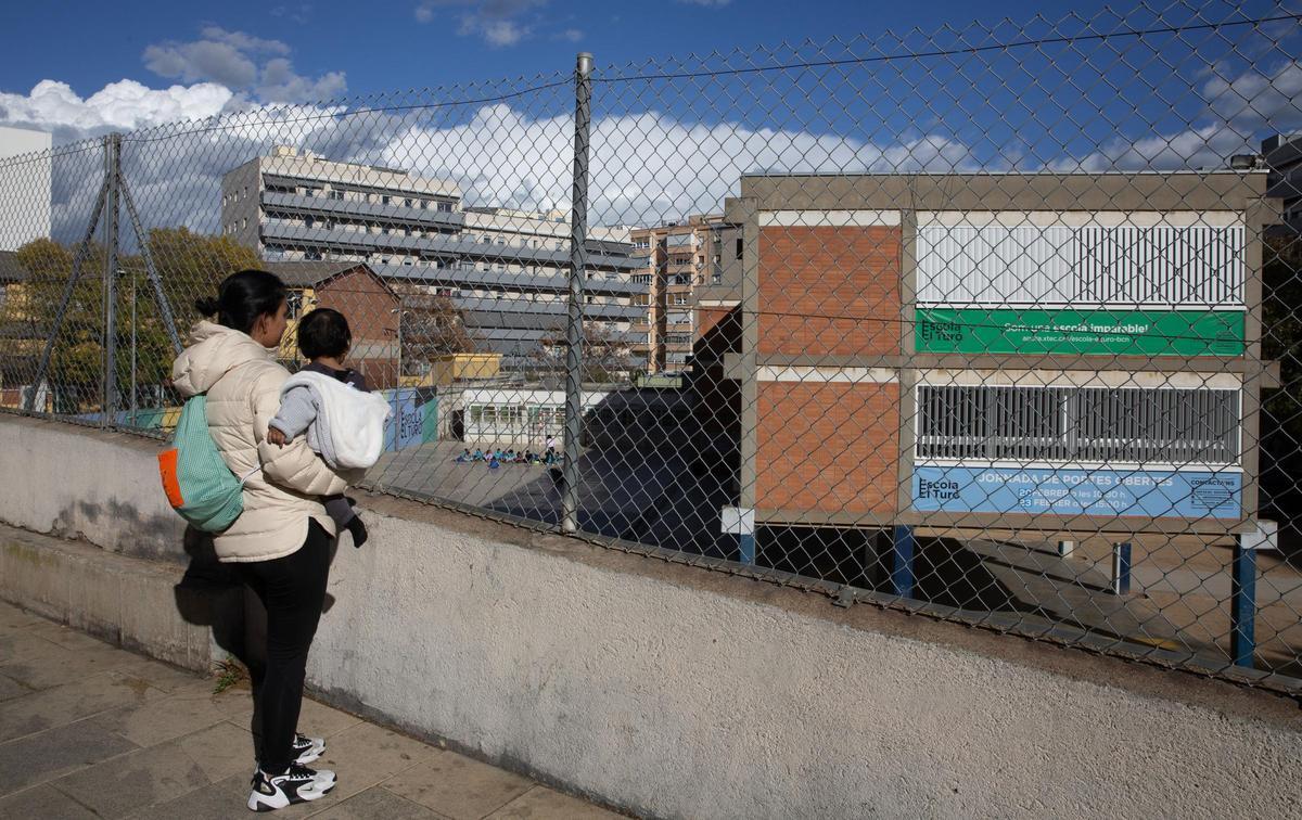 La escuela El Turó, en el Turó de la Peira, tendrá un 'grupo singular' el curso 2024-25