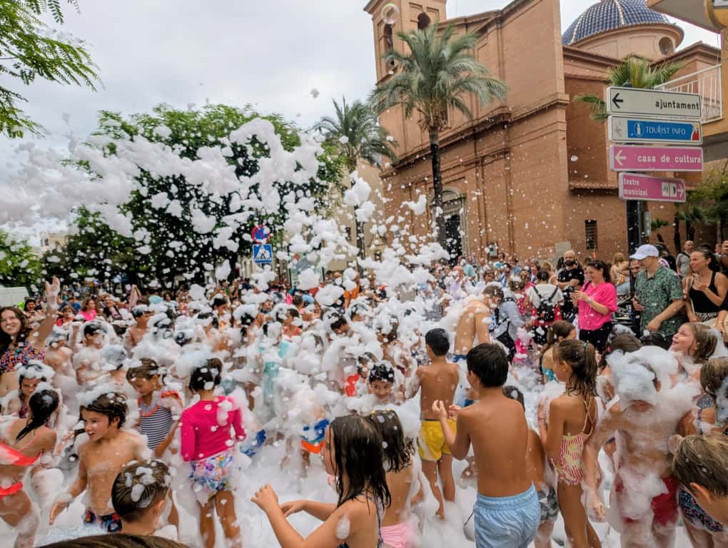 GALERÍA I Las imágenes de la fiesta del agua en Benicàssim