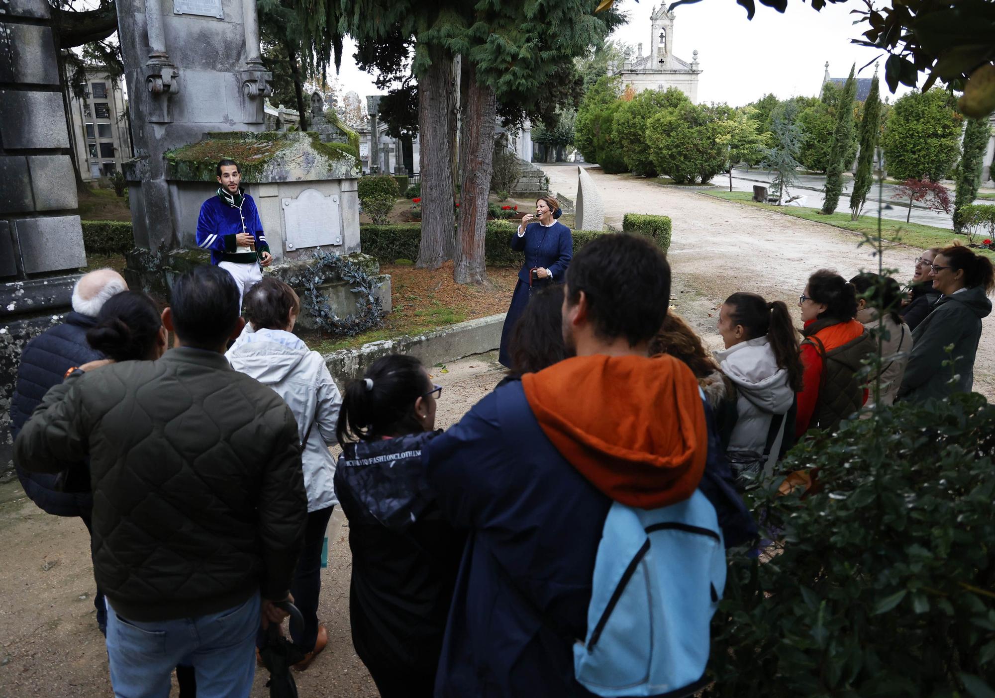 Recorremos el cementerio de Pereiró con Cachamuiña, Concepción Arenal e Irene Ceballos