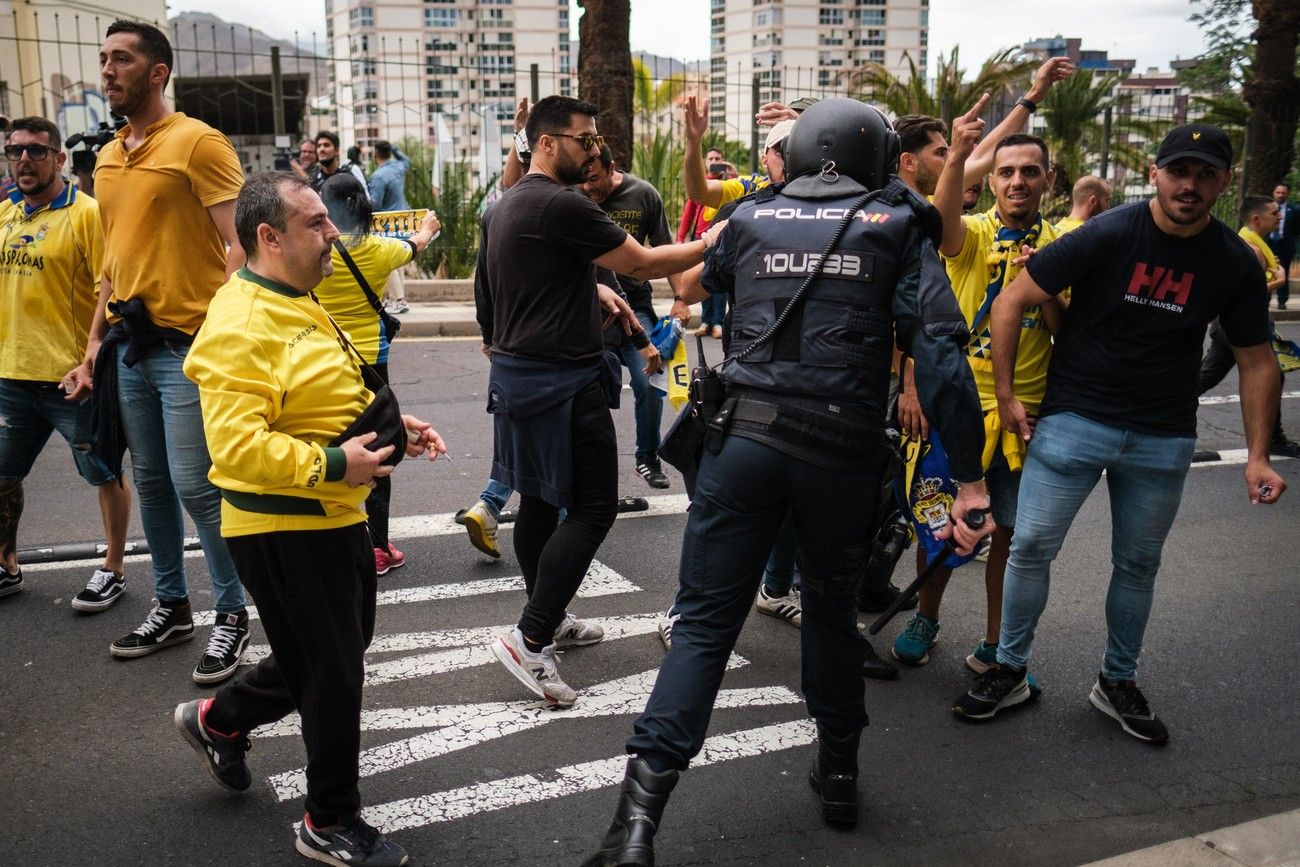 Ambiente previo del playoff entre CD Tenerife-UD Las Palmas