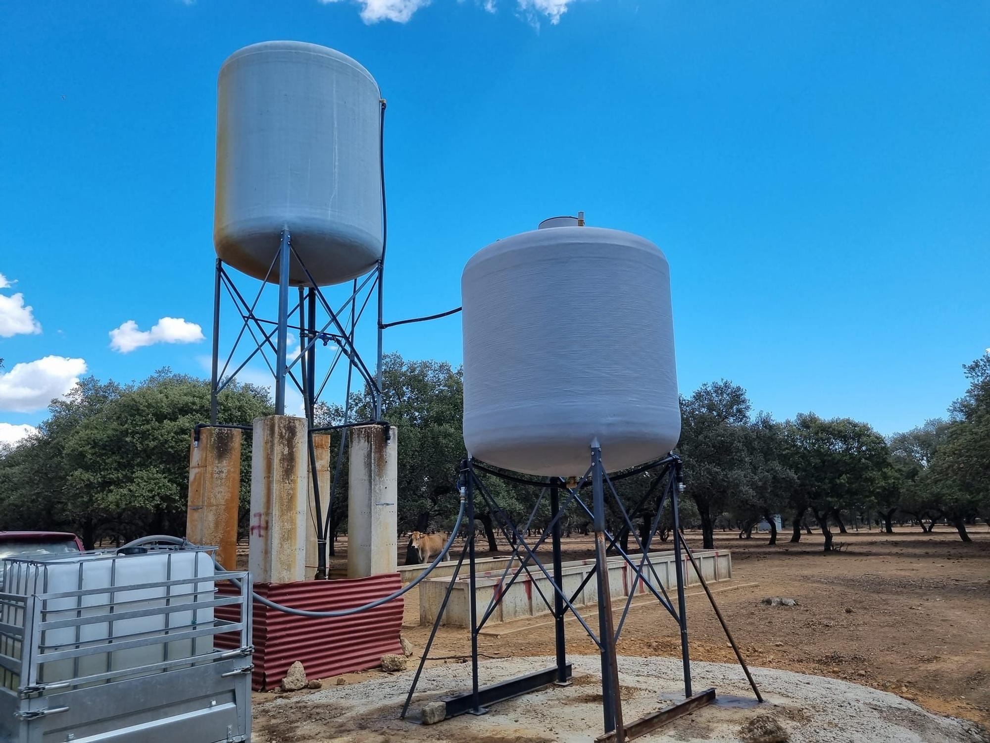 Nuevos depósitos de agua para los ganaderos de Albalá.