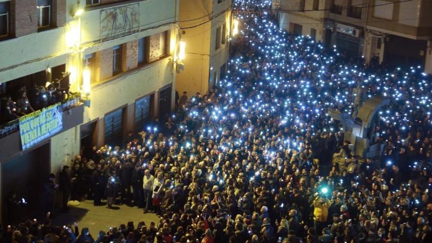 Una concentración ciudadana recuerda al vecino asesinado.