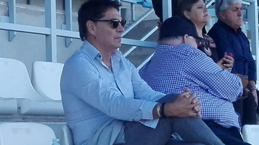 Hugo Issa El Lorca Deportiva tira de oficio ante su nuevo dueño