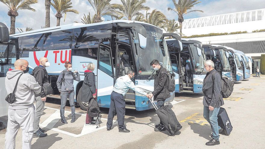 Aterrizan en Mallorca siete aviones de TUI con un millar de turistas