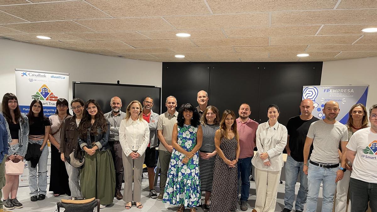 La presentación del acto.