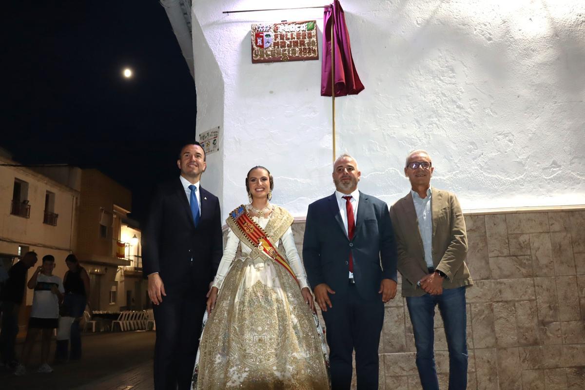 Pinet Os Pinet inaugura una plaza a nombre de la Fallera Mayor de València 2024