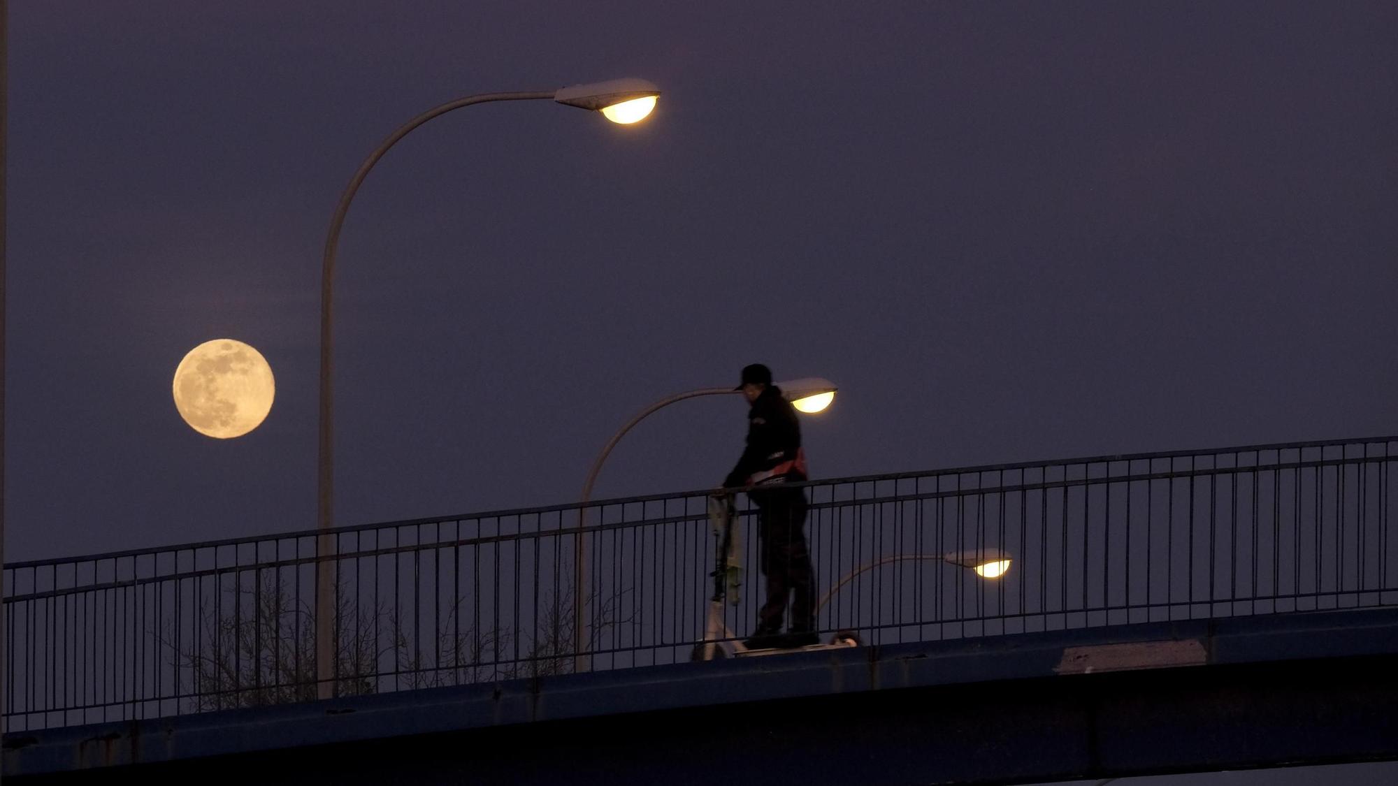 FOTOS| Así se ha visto desde Mallorca la luna llena de enero, el primer plenilunio de 2024